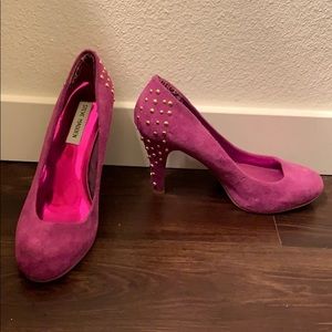Magenta leather studded heels